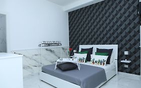 Santi House